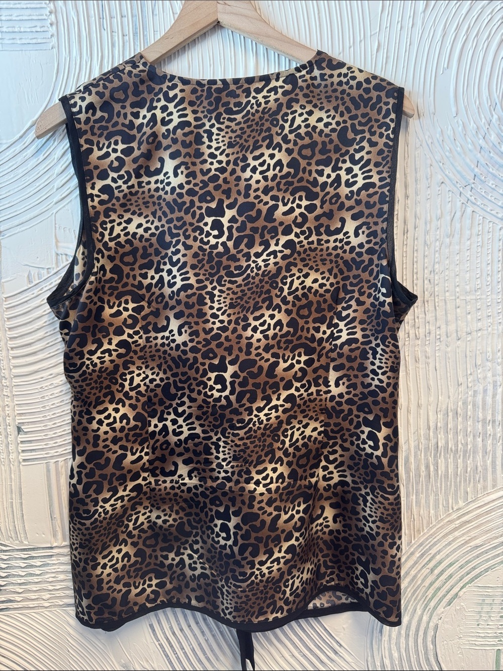 BCBGMaxAzria Leopard Print Tie-Front Sleeveless Camisole - Brown/Black N0456 - Picture 4 of 6